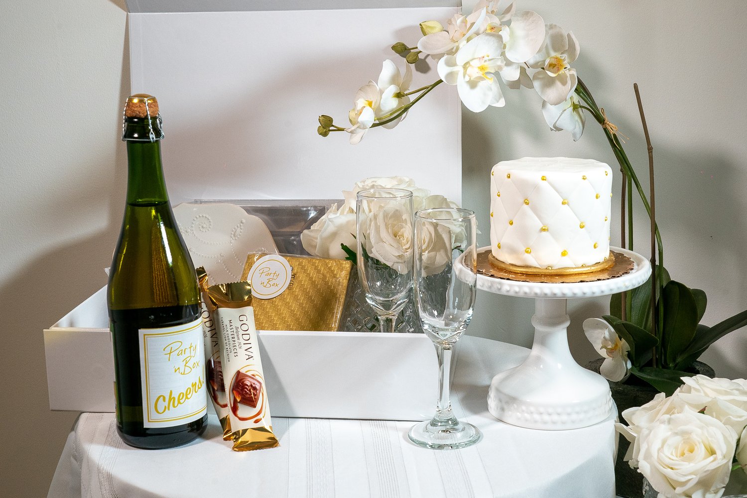 Timeless Luxury Box with Sparkling Cider